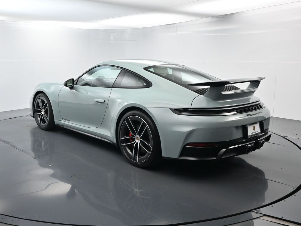 2026 Porsche 911 GTS photo 3
