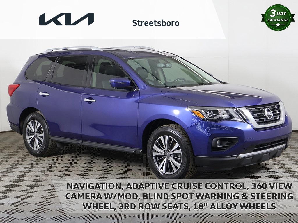 2019 Nissan Pathfinder SL's photo