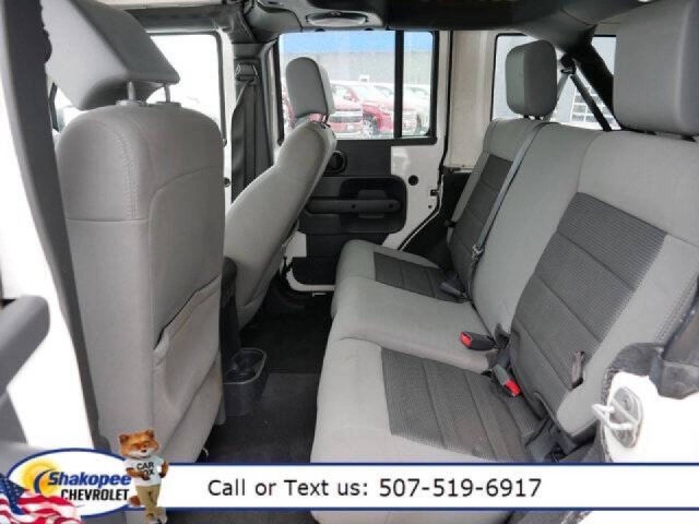 2010 Jeep Wrangler Unlimited Rubicon photo 9