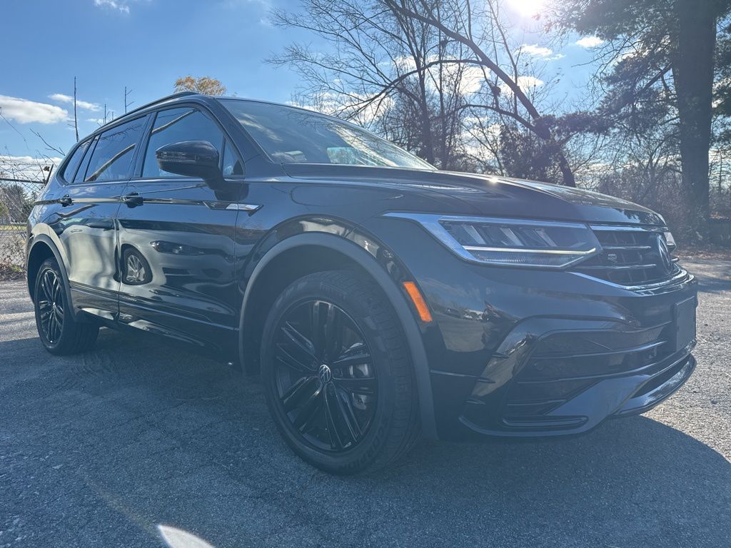 2022 Volkswagen Tiguan SE R-Line Black photo 3