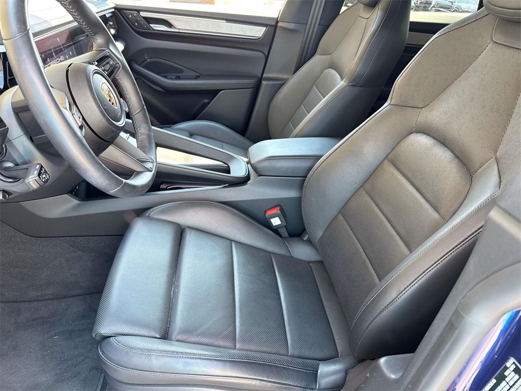 2024 Porsche Macan Electric 4 photo 21