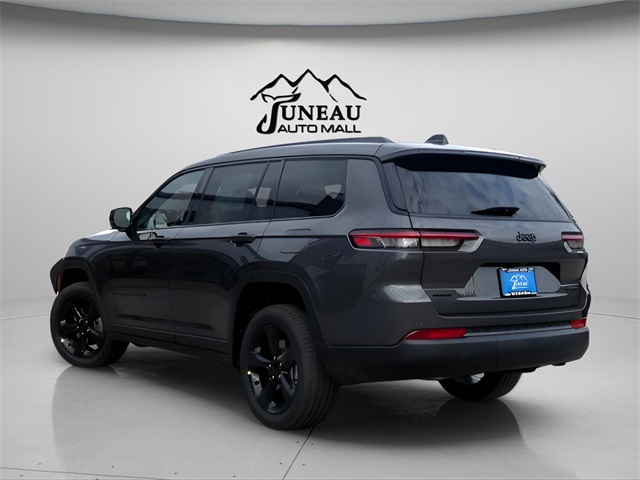 2025 Jeep Grand Cherokee Limited photo 2