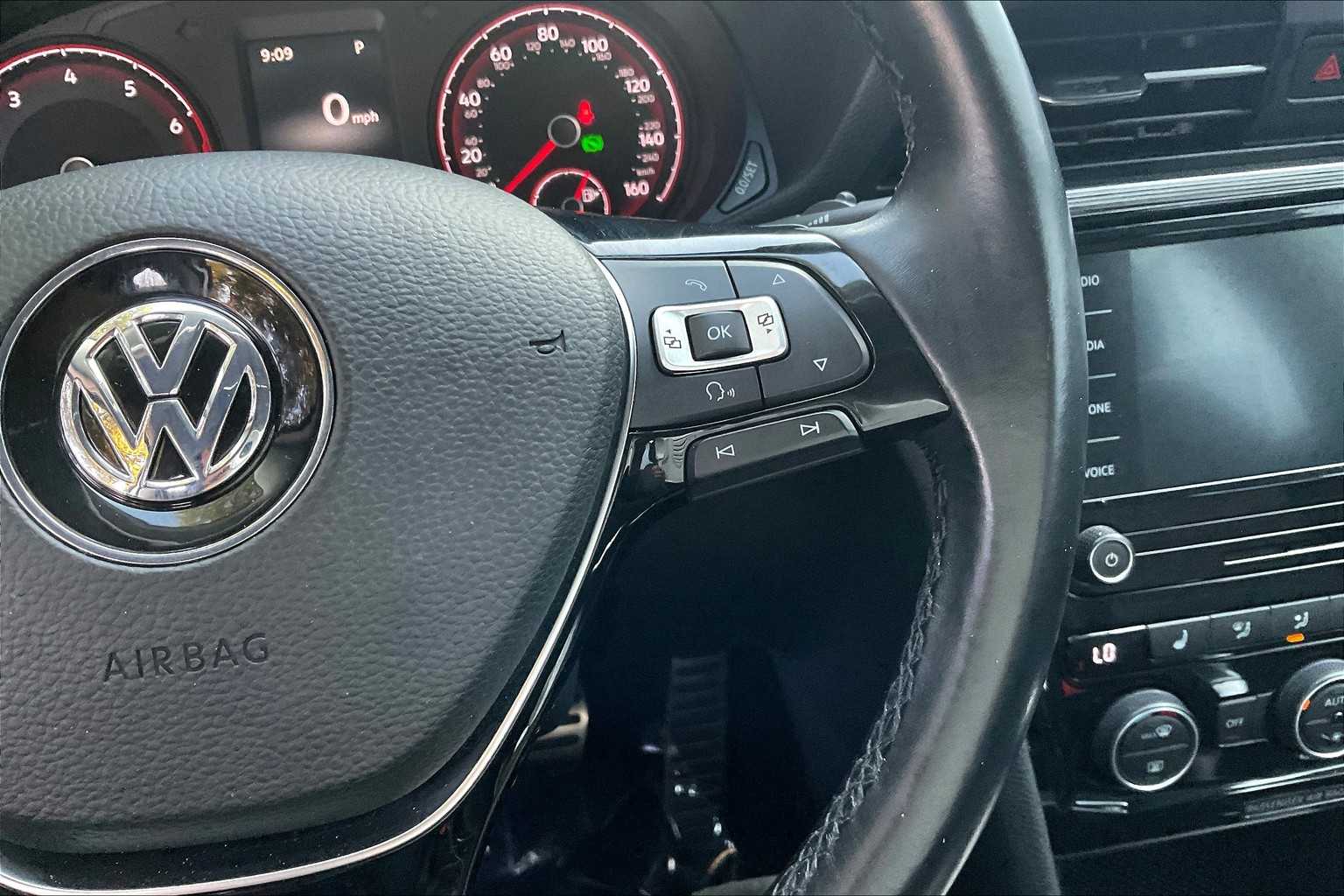 2020 Volkswagen Passat 2.0T R-Line photo 22