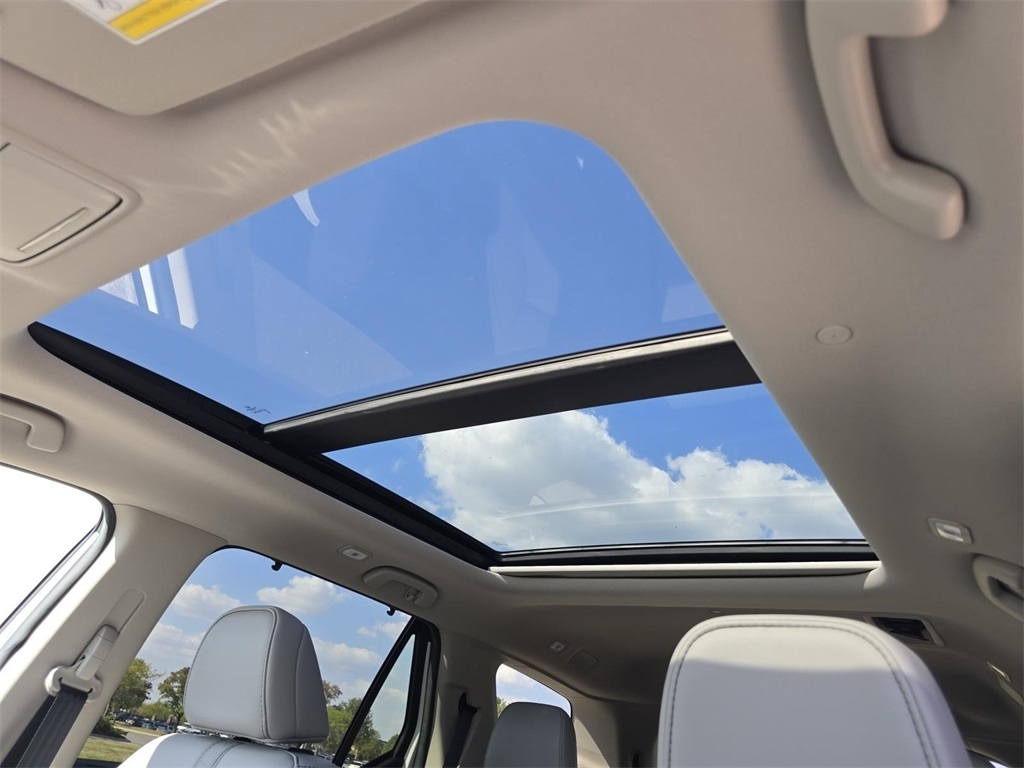 2025 Honda Pilot Touring photo 3