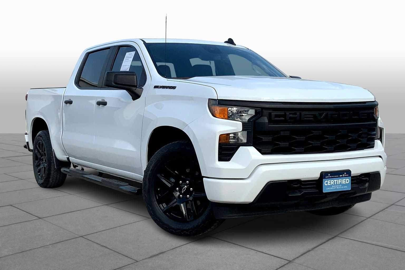 2023 Chevrolet Silverado 1500 Custom photo 2