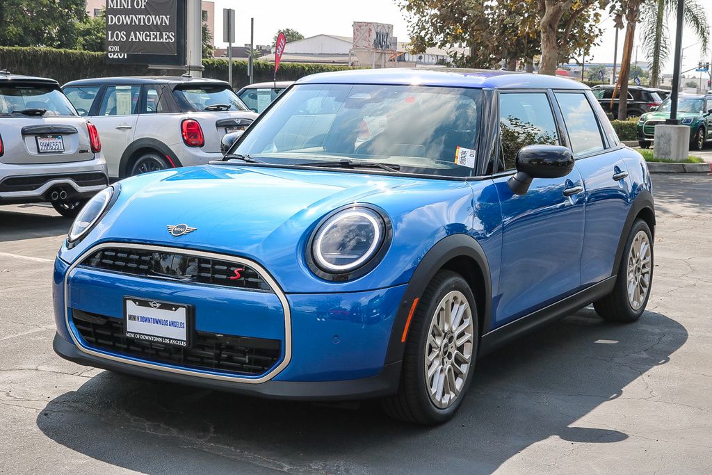 2025 Mini Cooper 4 Door Hardtop Signature photo 3