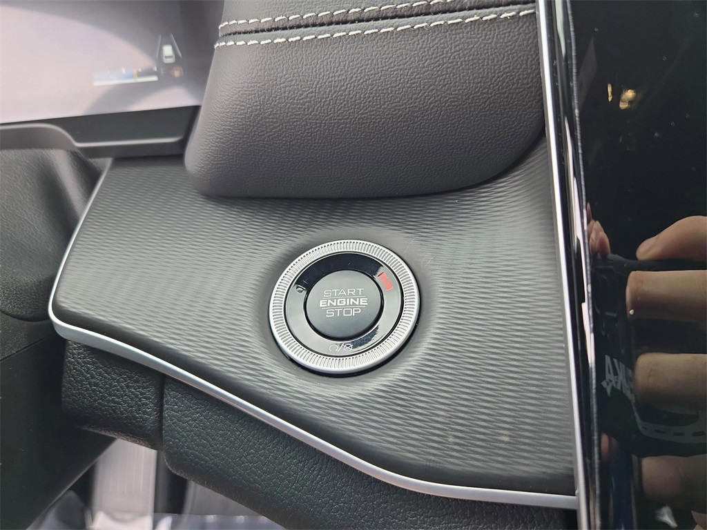 2025 Jeep Grand Cherokee Laredo photo 14