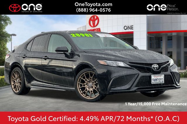 2024 Toyota Camry SE Nightshade's photo