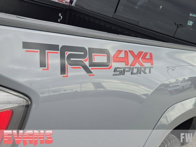 2021 Toyota Tacoma TRD Sport photo 3