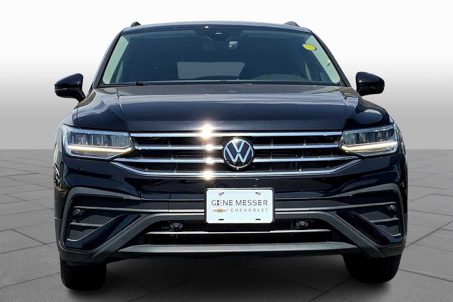 3VVRB7AX5RM144922