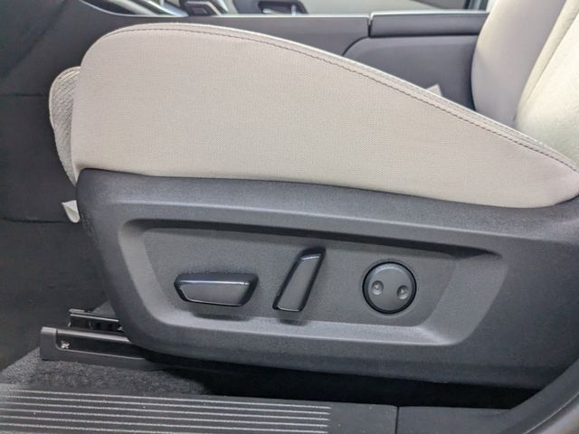 2025 Nissan Rogue SV photo 15