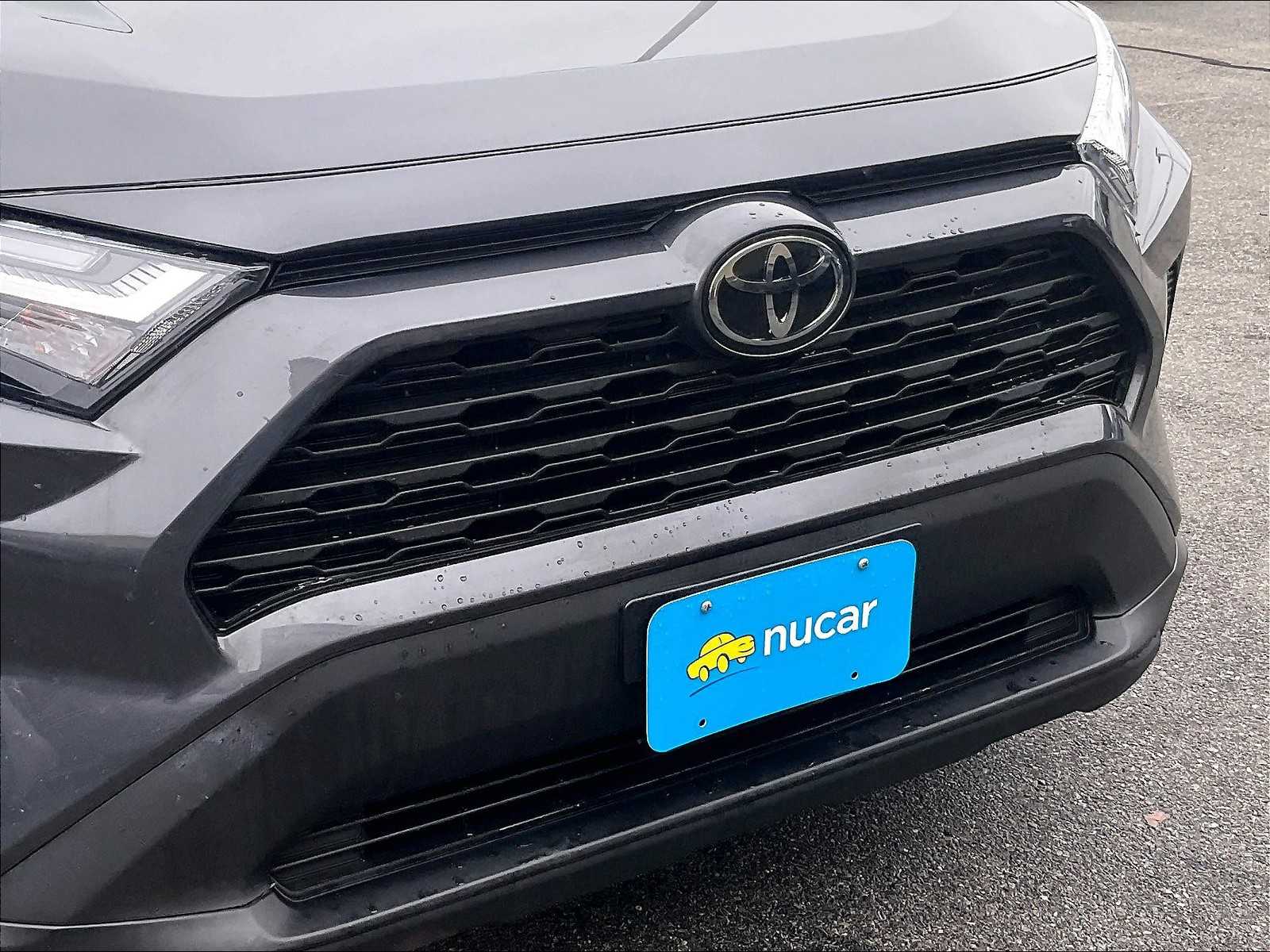 2024 Toyota RAV4 XLE photo 31