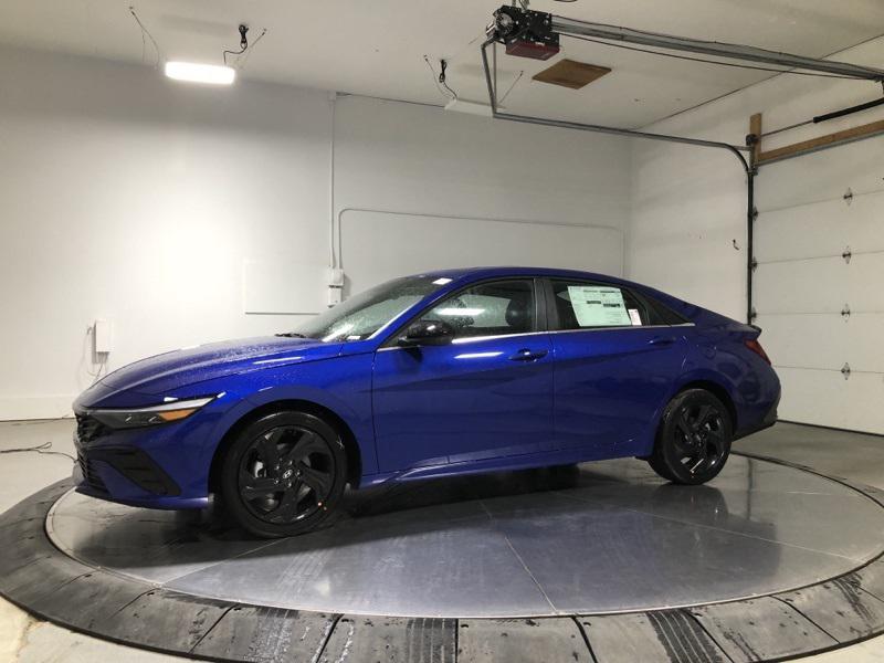 2026 Hyundai Elantra SEL Sport photo 3