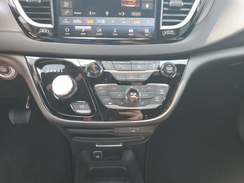 2026 Chrysler Voyager LX photo 36