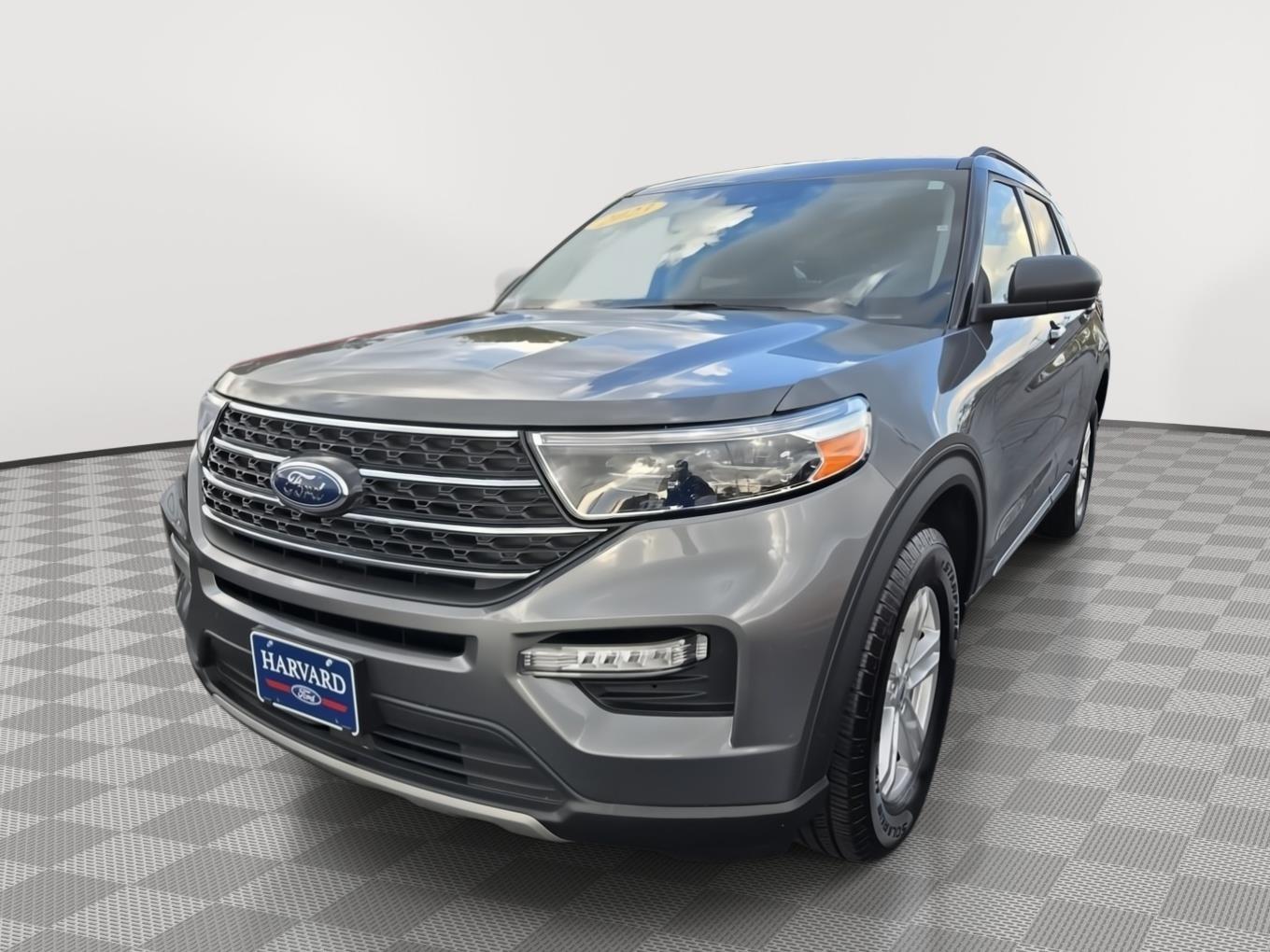2023 Ford Explorer XLT photo 3