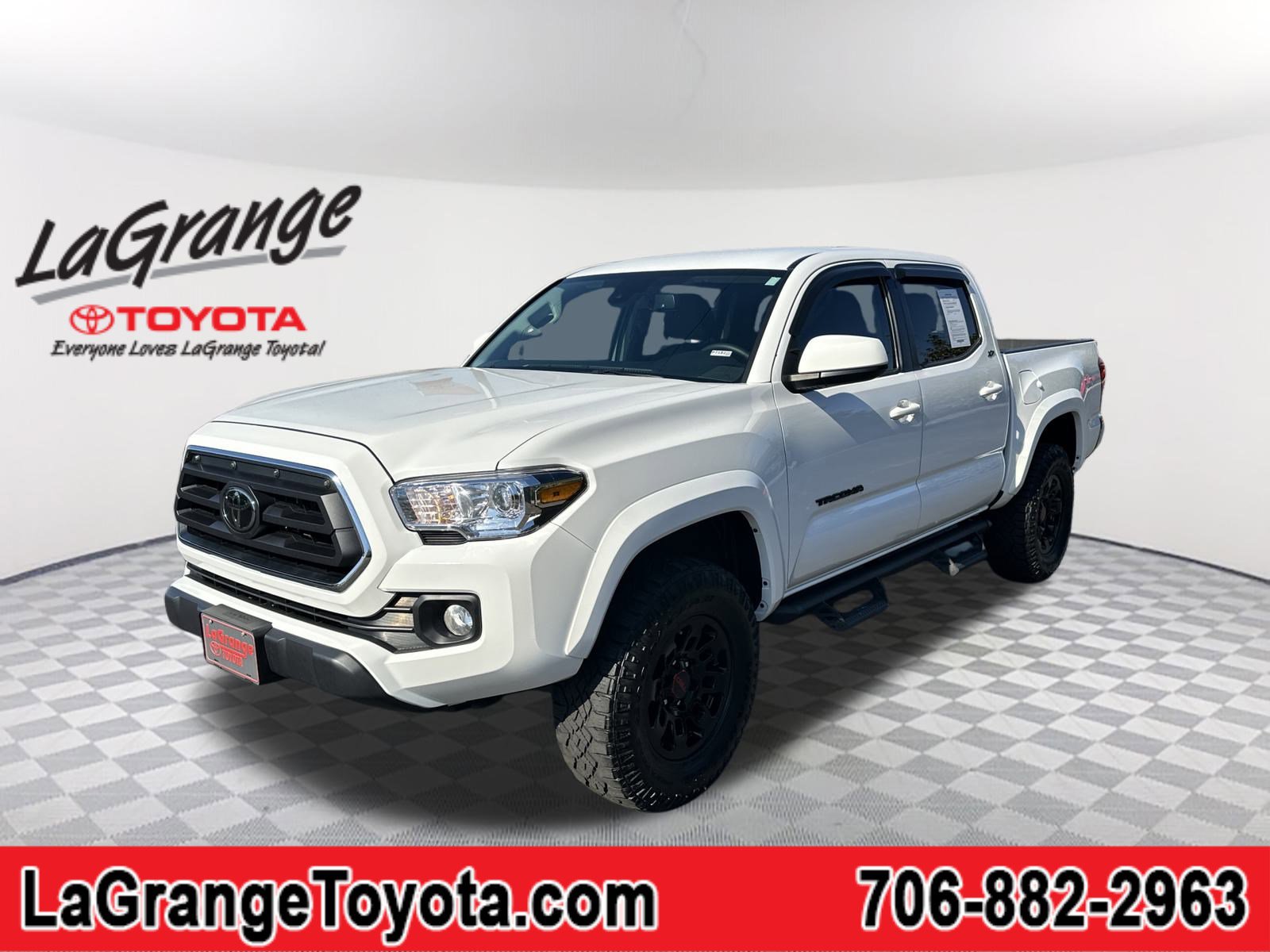 2023 Toyota Tacoma SR5's photo