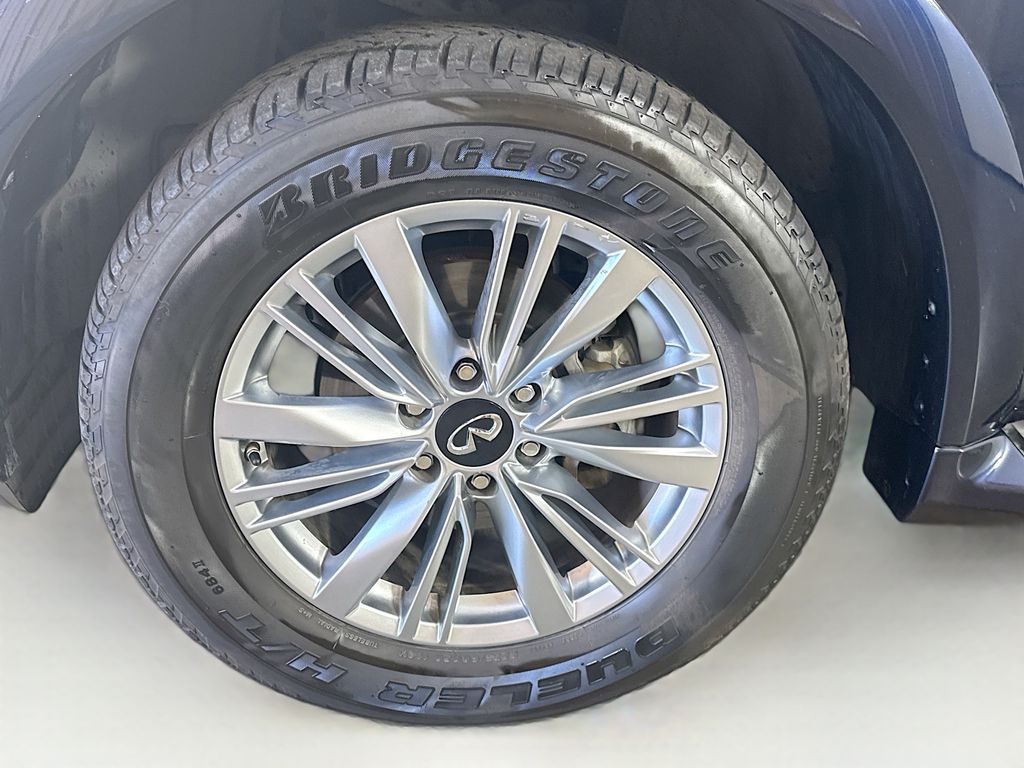 2019 Infiniti QX80 Luxe photo 39