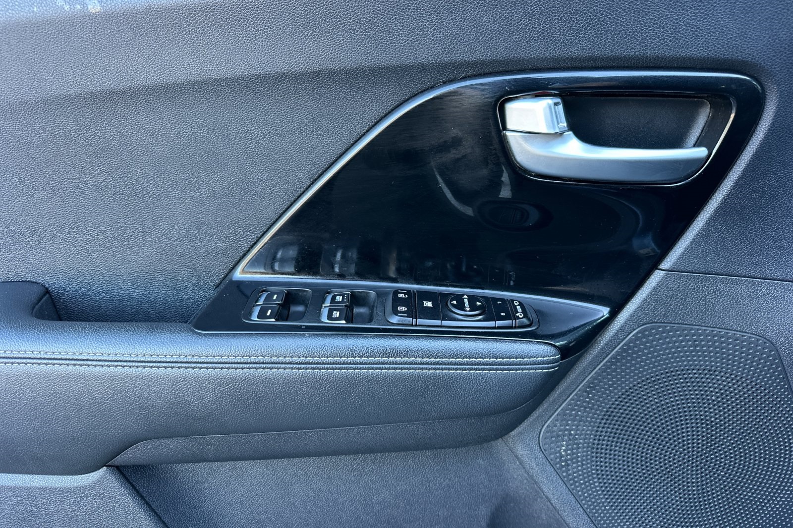 2022 Kia Niro EX Premium photo 11