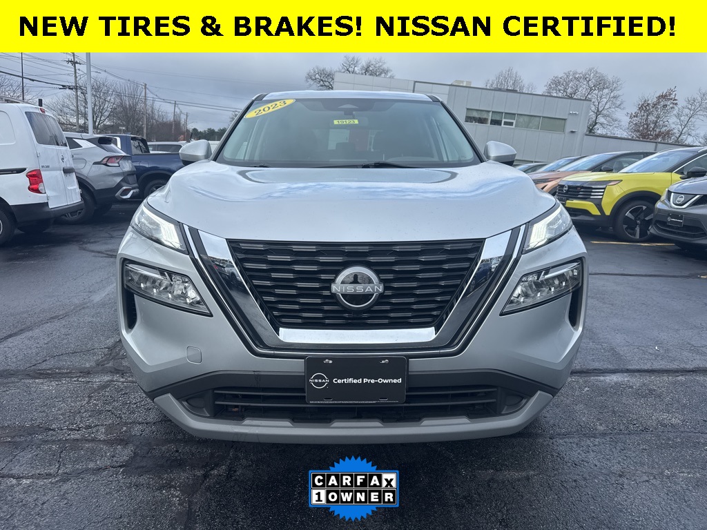 2023 Nissan Rogue SV photo 2