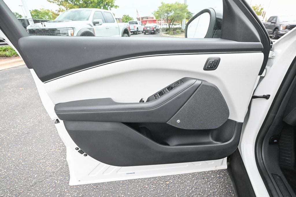 2024 Ford Mustang Mach-E Premium photo 15