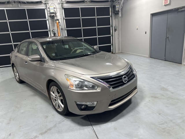 2013 Nissan Altima 3.5 SV photo 12