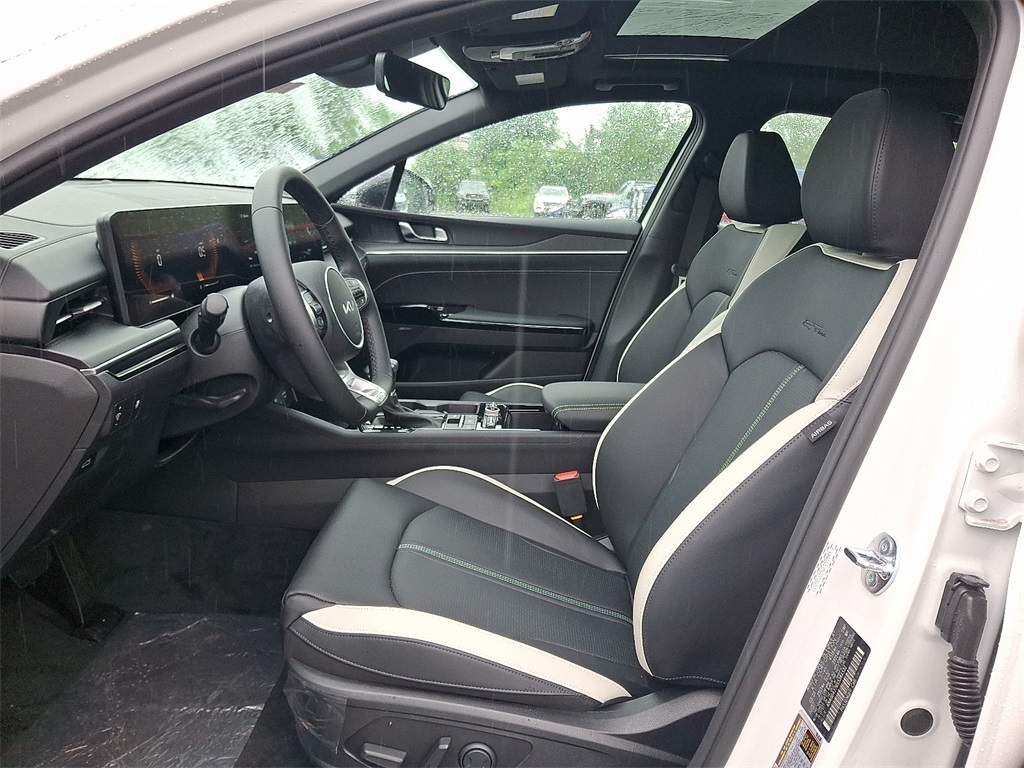 2025 Kia K5 GT-Line photo 10