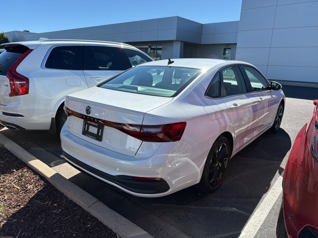 2025 Volkswagen Jetta 1.5T SE photo 3