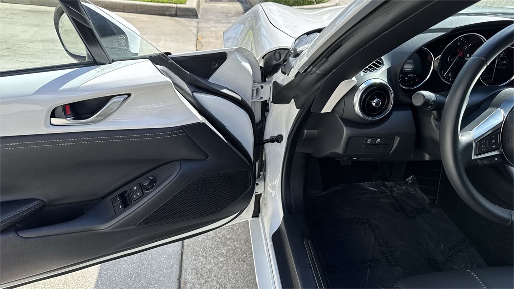 2023 Mazda MX-5 Miata RF Miata Grand Touring photo 21