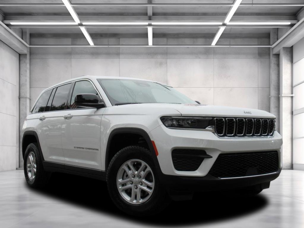 2025 Jeep Grand Cherokee Laredo's photo