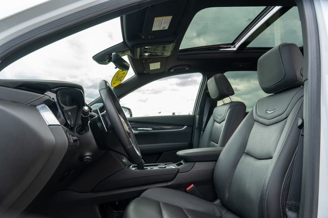 2023 Cadillac XT6 Sport photo 12