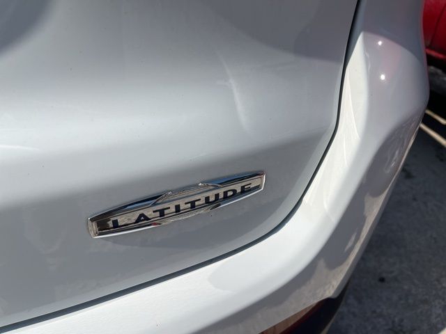 2024 Jeep Compass Latitude photo 8
