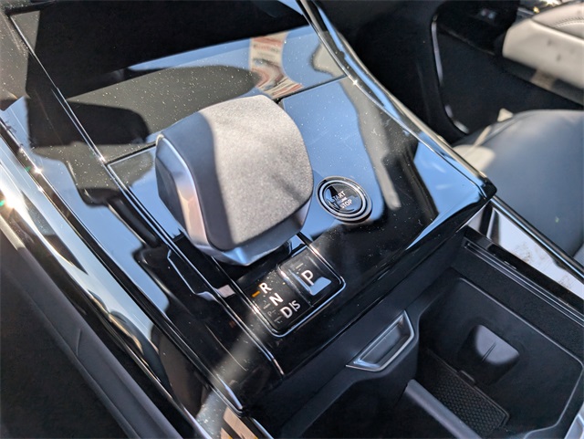 2025 Land Rover Range Rover Sport SE photo 9