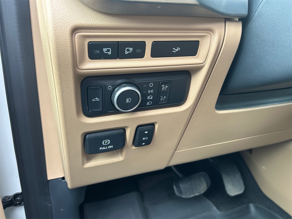 2022 Ford F-150 Lariat photo 22