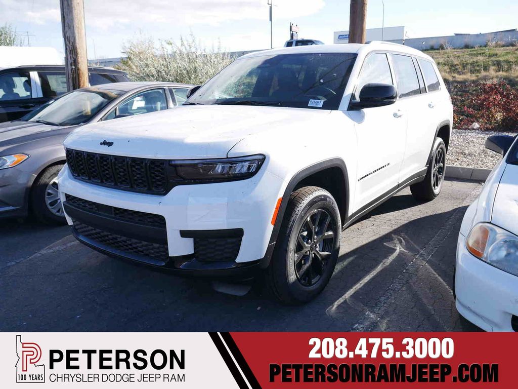 2025 Jeep Grand Cherokee L Altitude's photo