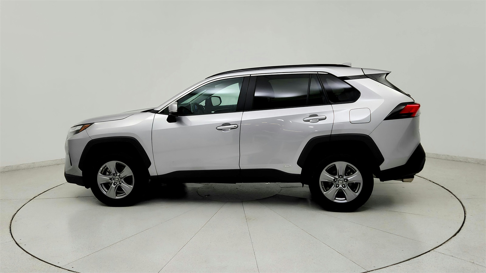 2023 Toyota RAV4 Hybrid LE photo 3
