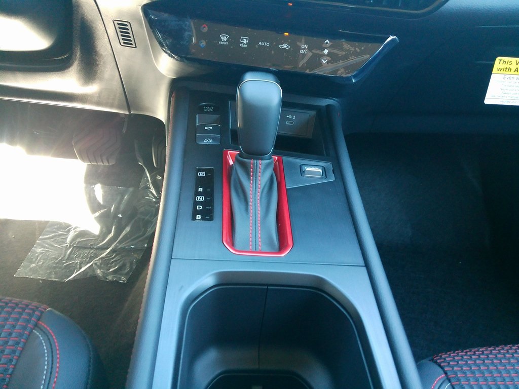 2025 Nissan Kicks SR photo 34