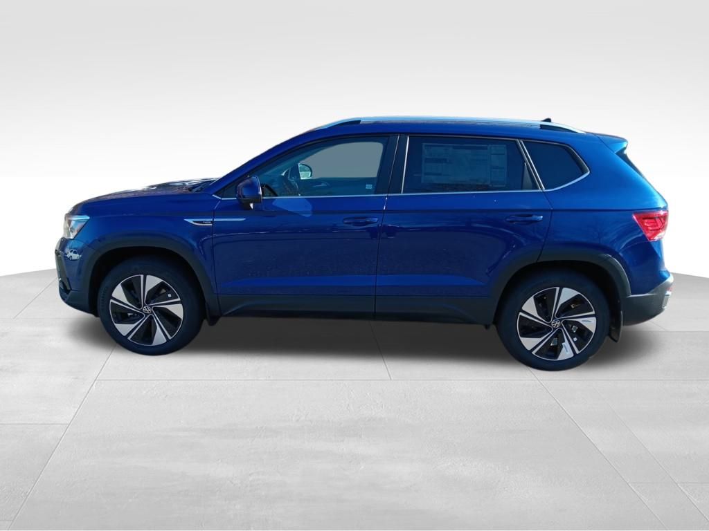 2024 Volkswagen Taos SE photo 2