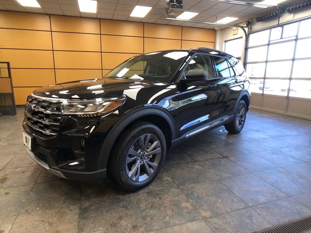 2025 Ford Explorer photo 4