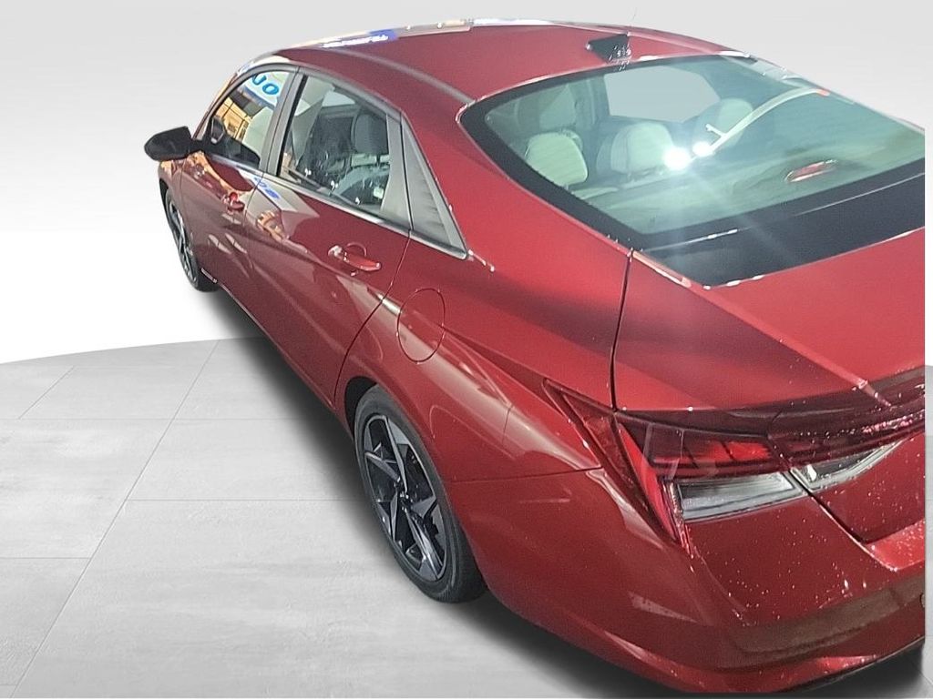 2023 Hyundai Elantra Hybrid Limited photo 2