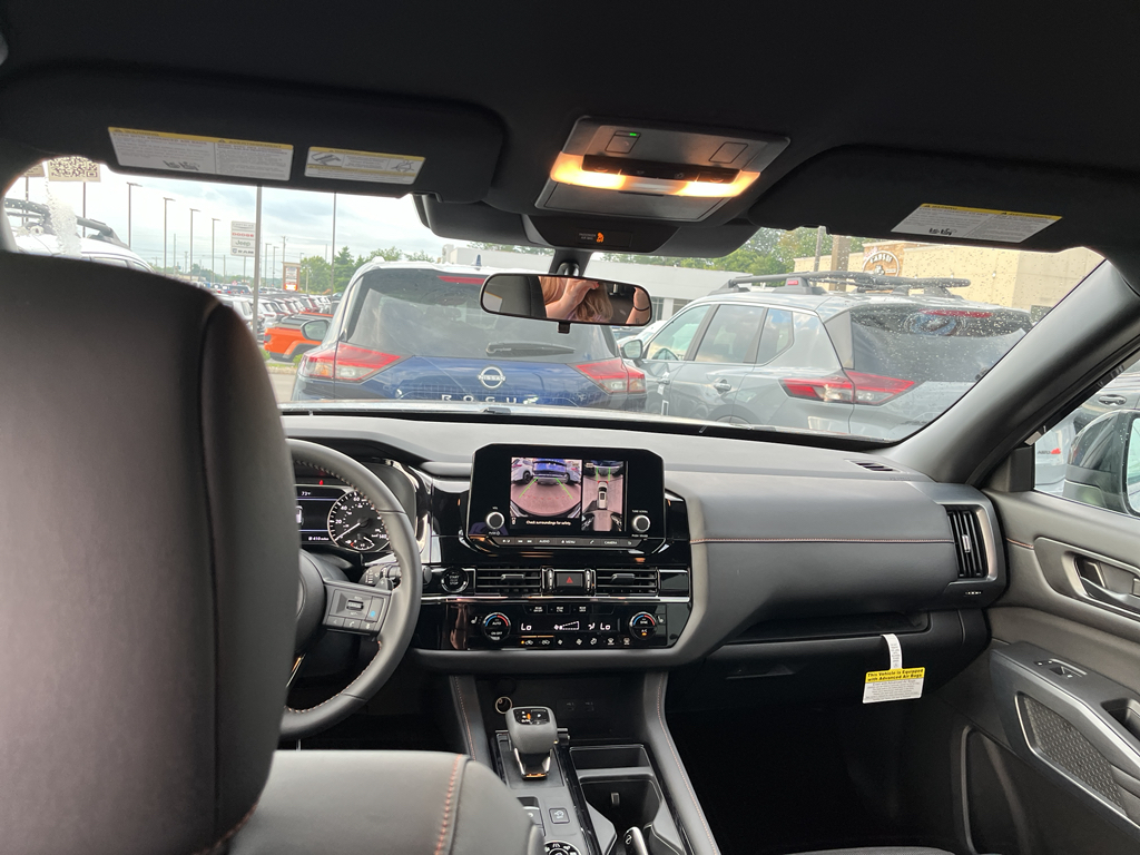 2025 Nissan Pathfinder Rock Creek photo 7