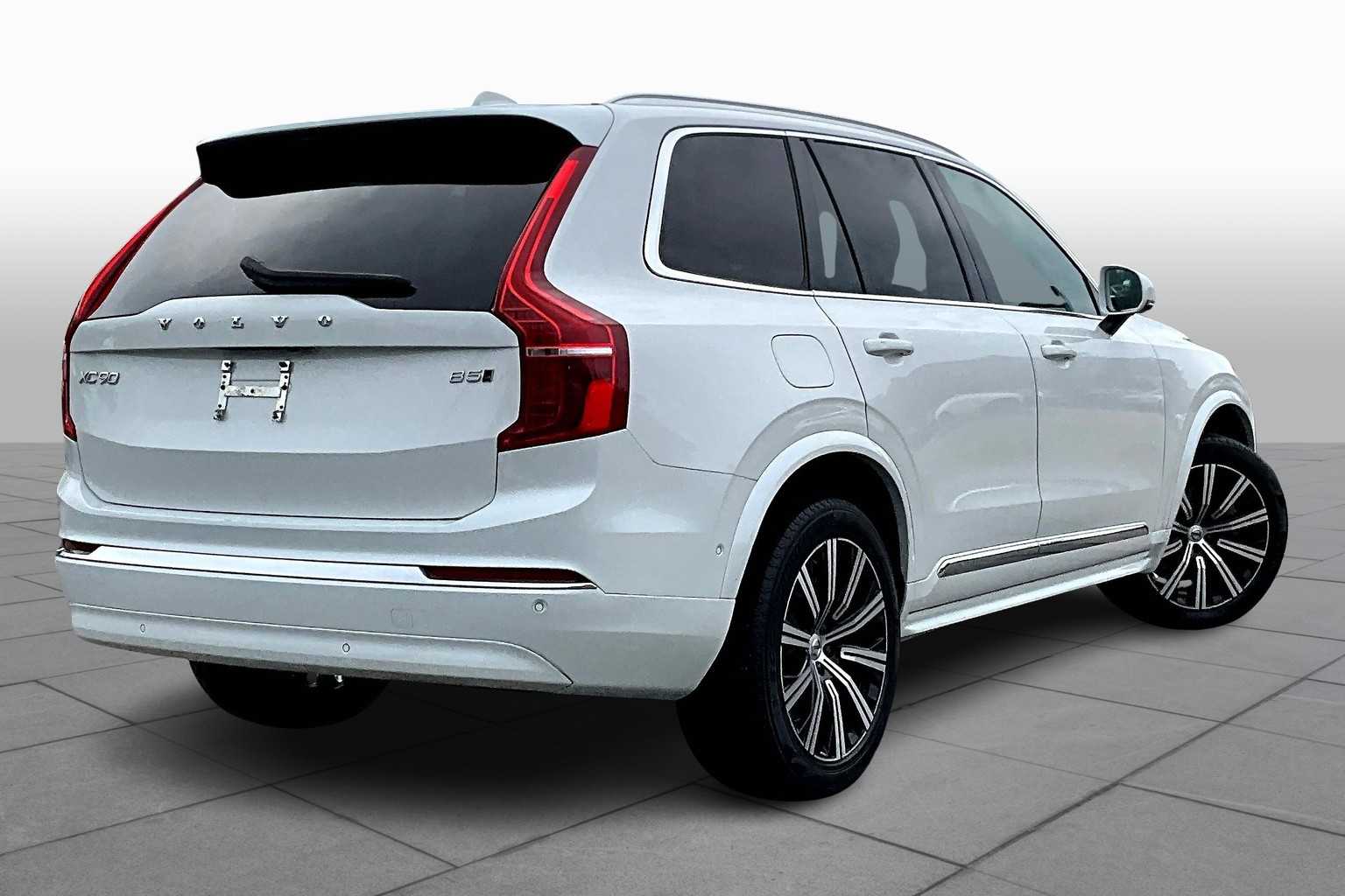 2023 Volvo XC90 Plus photo 3