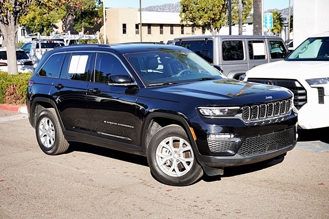 Used 2023 Black Jeep Limited image 2