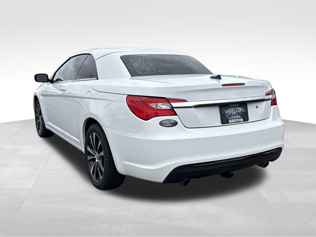 2012 Chrysler 200 S photo 9