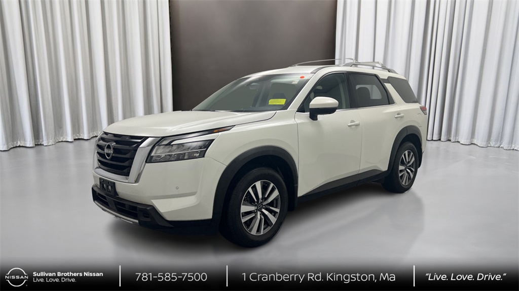 2023 Nissan Pathfinder SL's photo