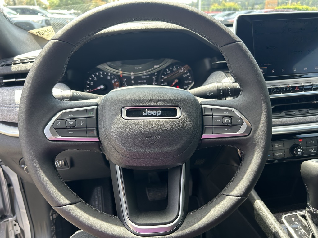 2025 Jeep Compass Latitude photo 11