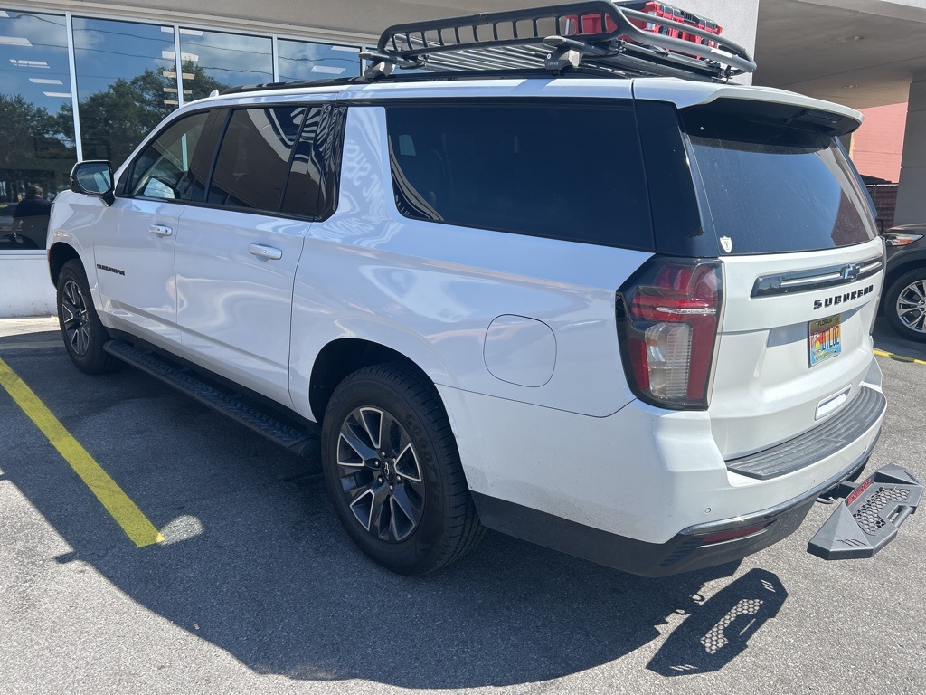 2021 Chevrolet Suburban Z71 photo 2