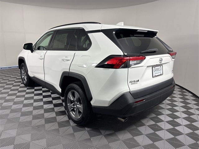 2022 Toyota RAV4 XLE photo 5