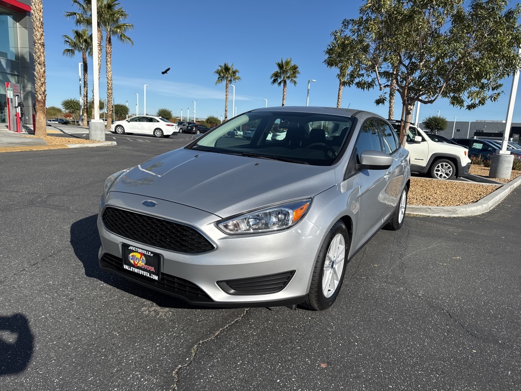 2018 Ford Focus SE photo 2