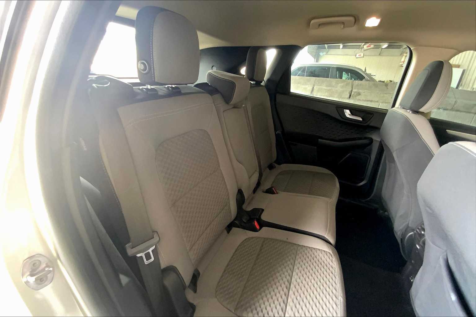 2020 Ford Escape SE photo 18
