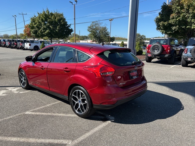 2017 Ford Focus SEL photo 5